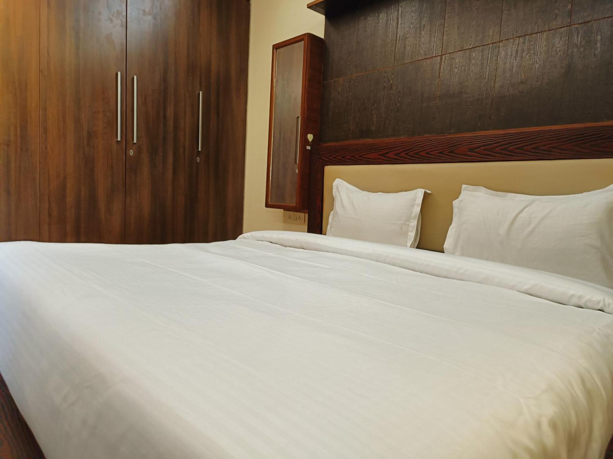 Greenleaf Apartment And Suites, Greater Kailash 1 Нью-Делі Екстер'єр фото